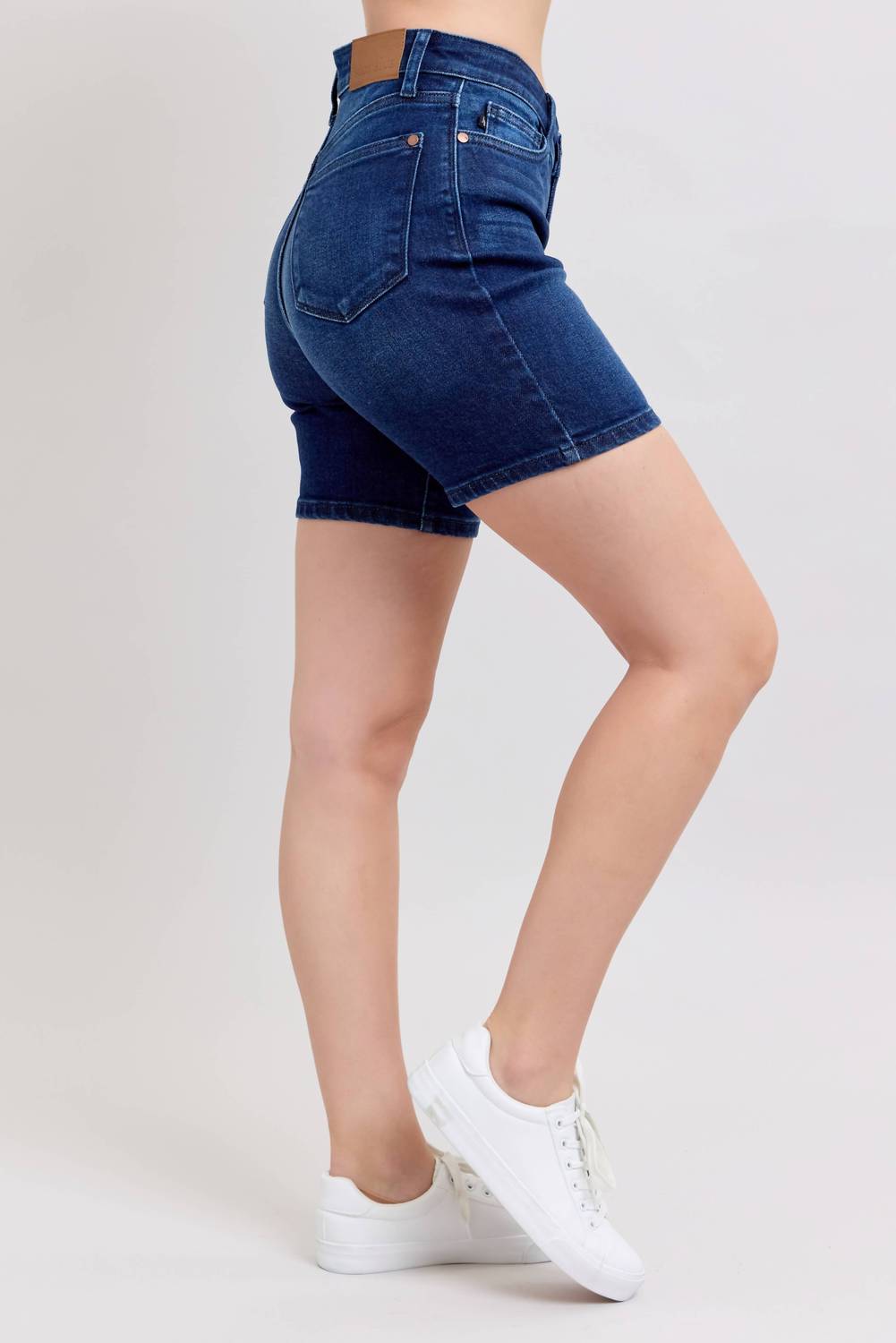 Judy Blue - V-front Bermuda Shorts