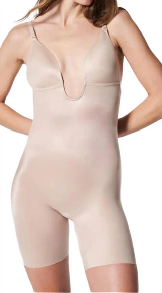 Spanx - Bodysuit com decote profundo nas costas e comprimento até o meio da coxa