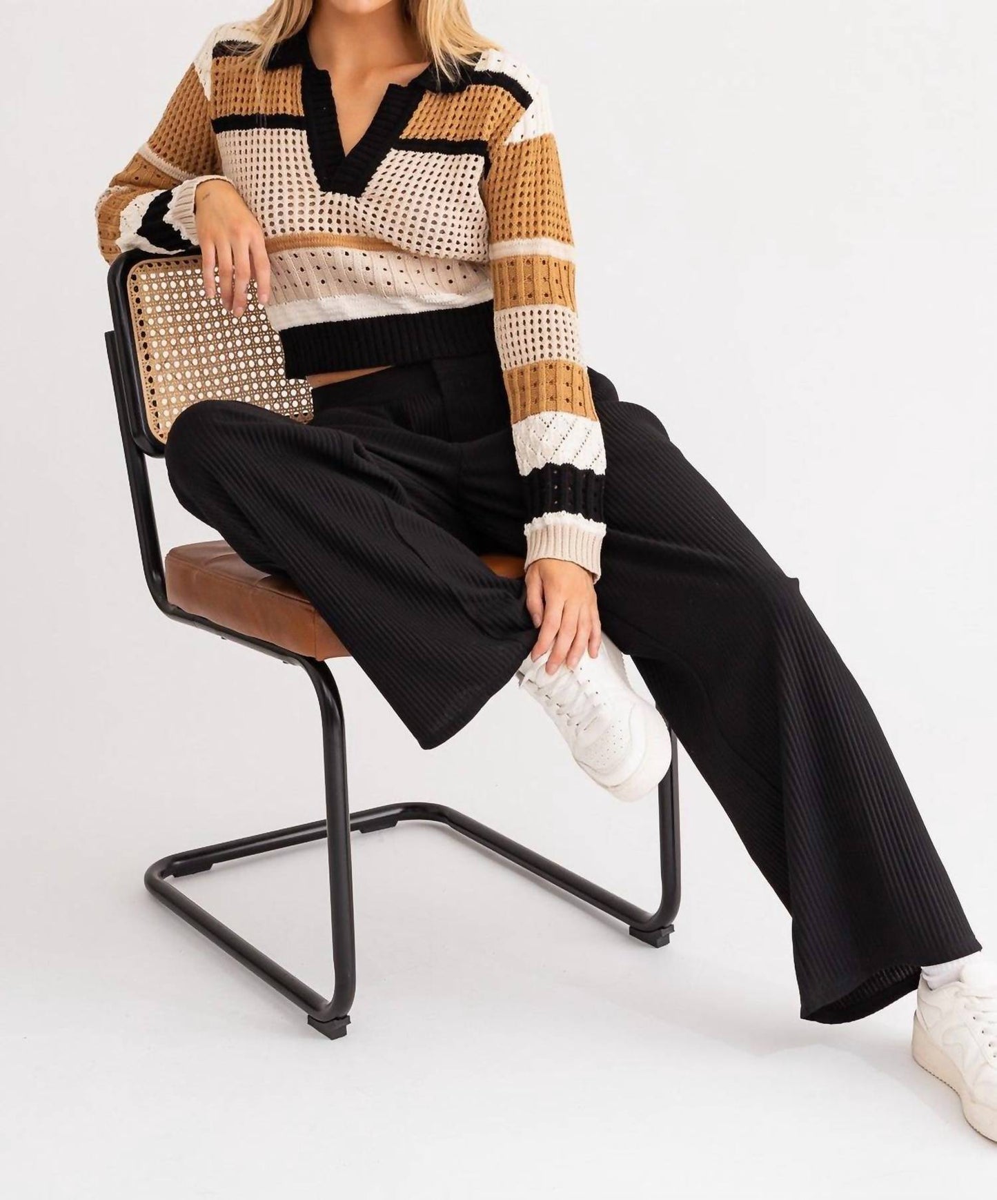 Le Lis - Collared V-neck Sweater