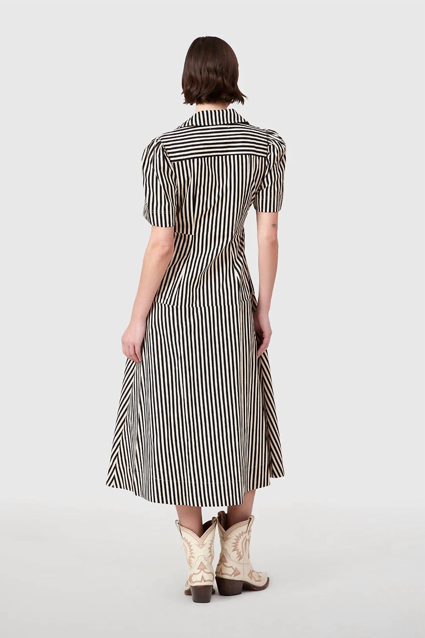 Livro - Clark V-neck Cross Over Midi Dress