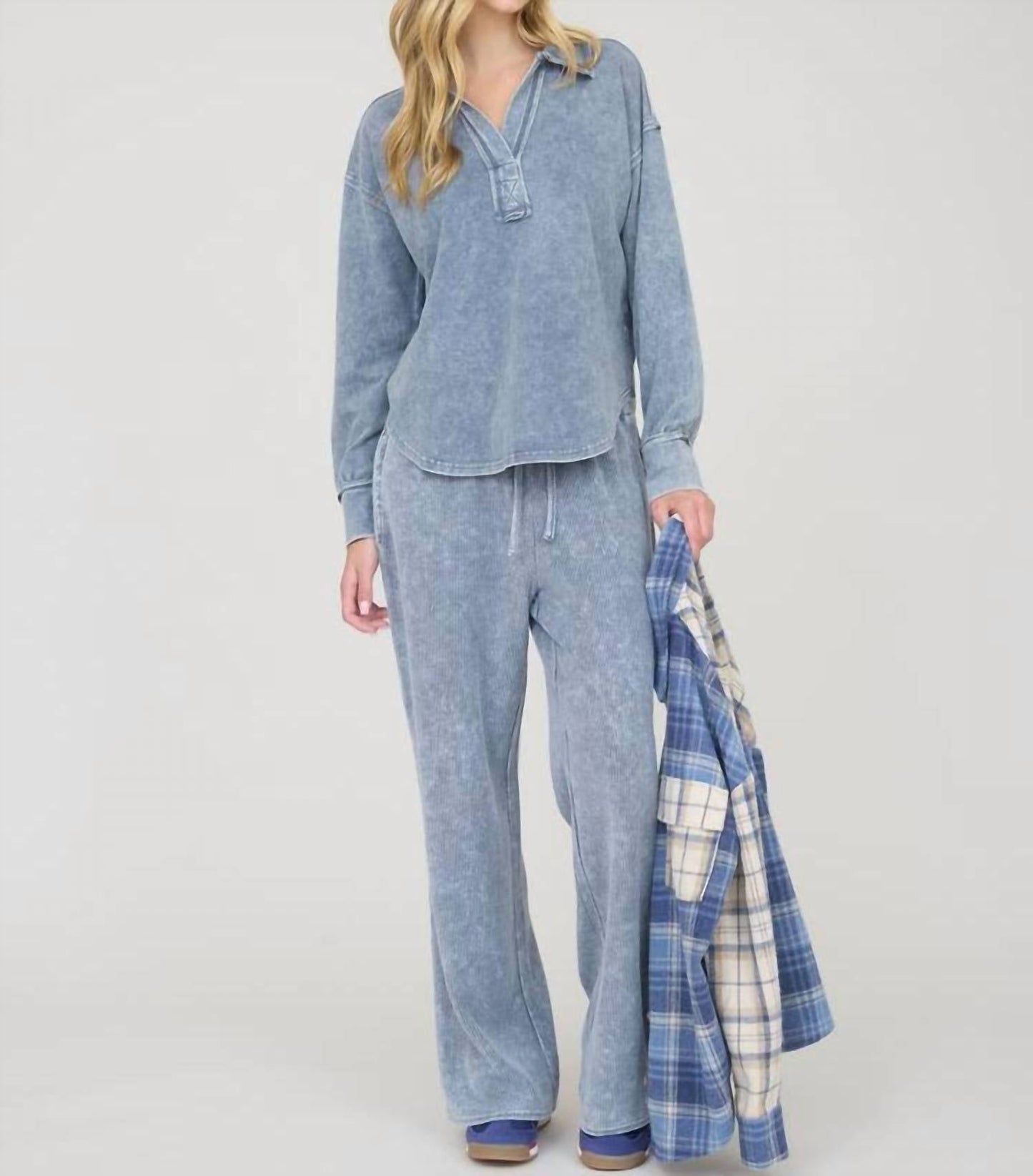 Blu Pepper - Washed Long Sleeve U Hem Polo Knit Top