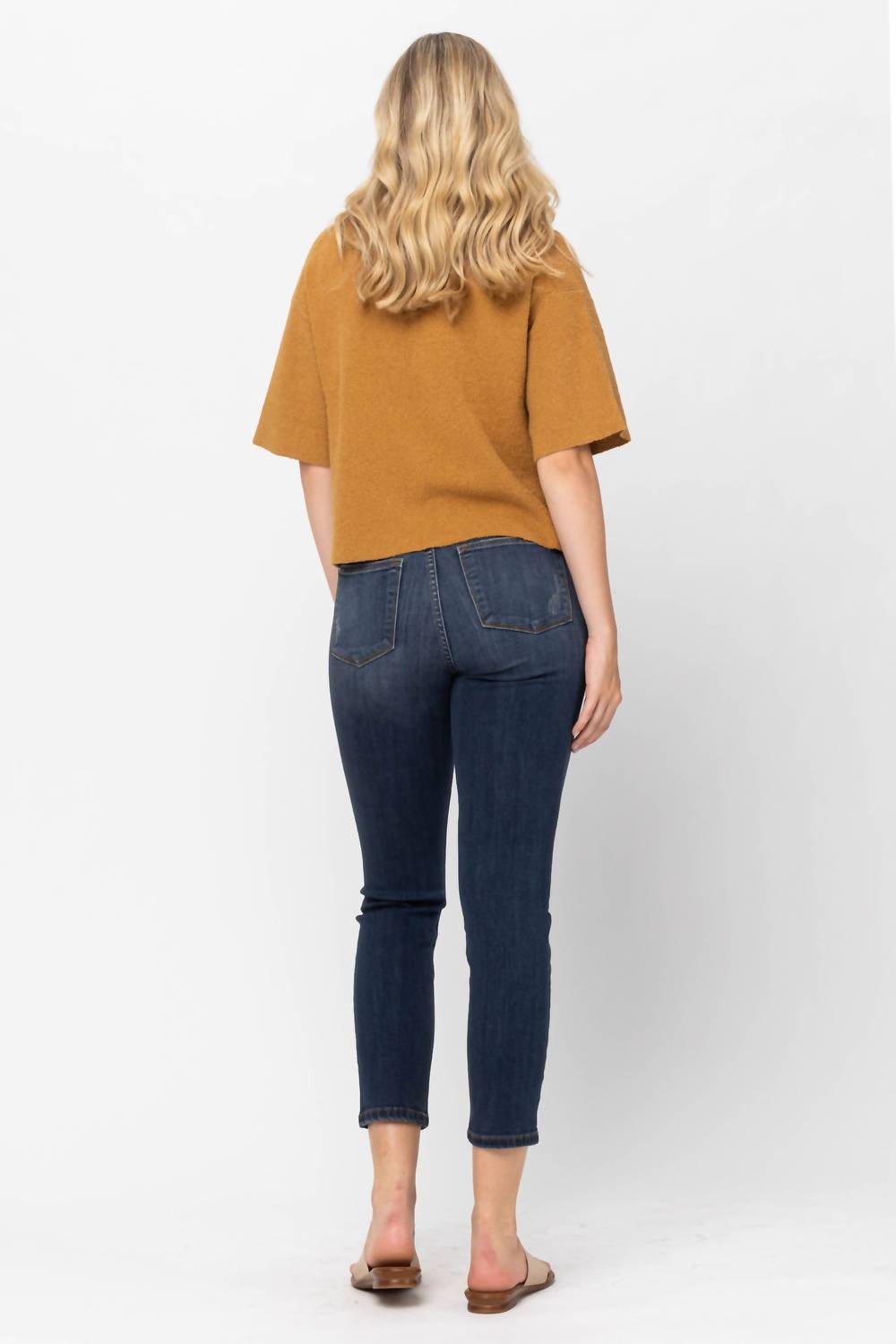 Judy Blue - Mid Rise Cropped Relaxed Fit Jeans