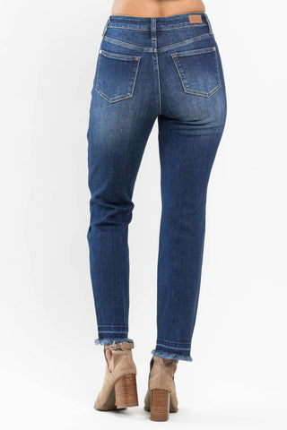 Judy Blue - Calça jeans slim de cintura alta com barra solta e sem desgaste