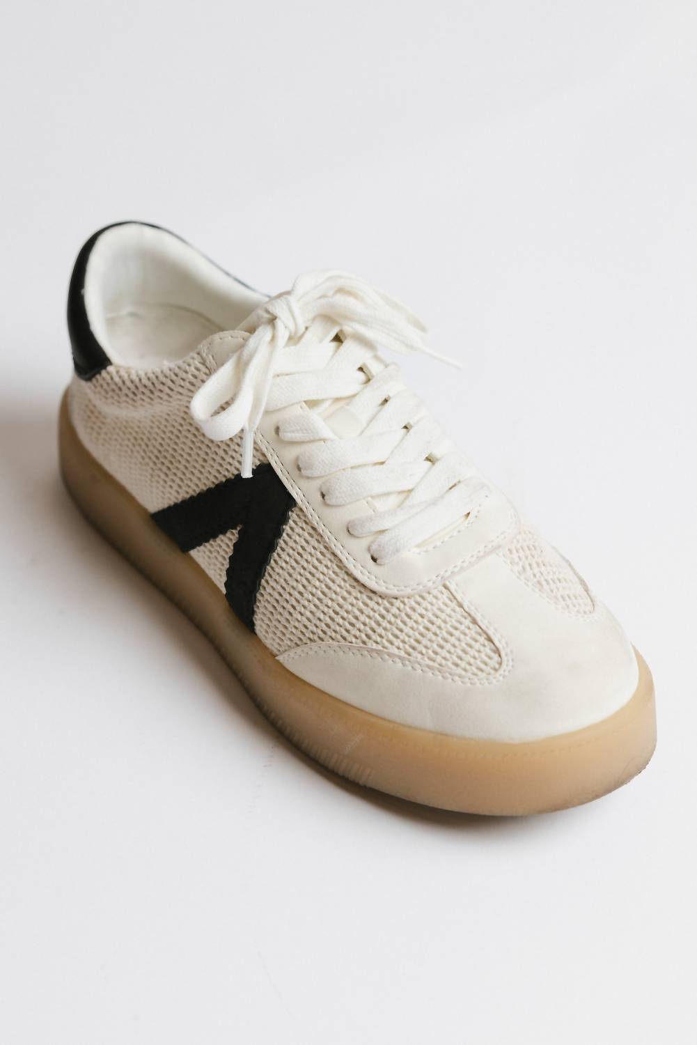 Mia - Women's Axel Sneaker