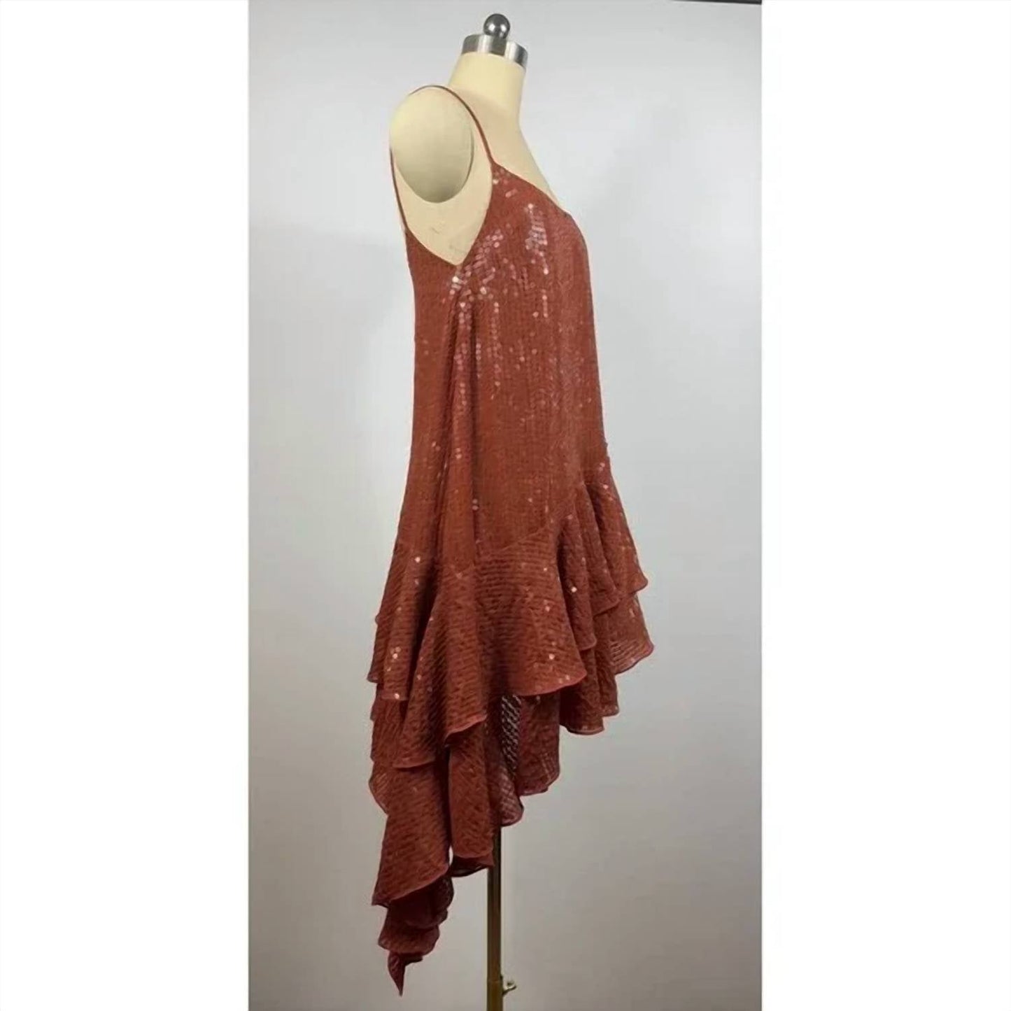 Mac Duggal - Vestido sem mangas com babados e lantejoulas e bainha assimétrica