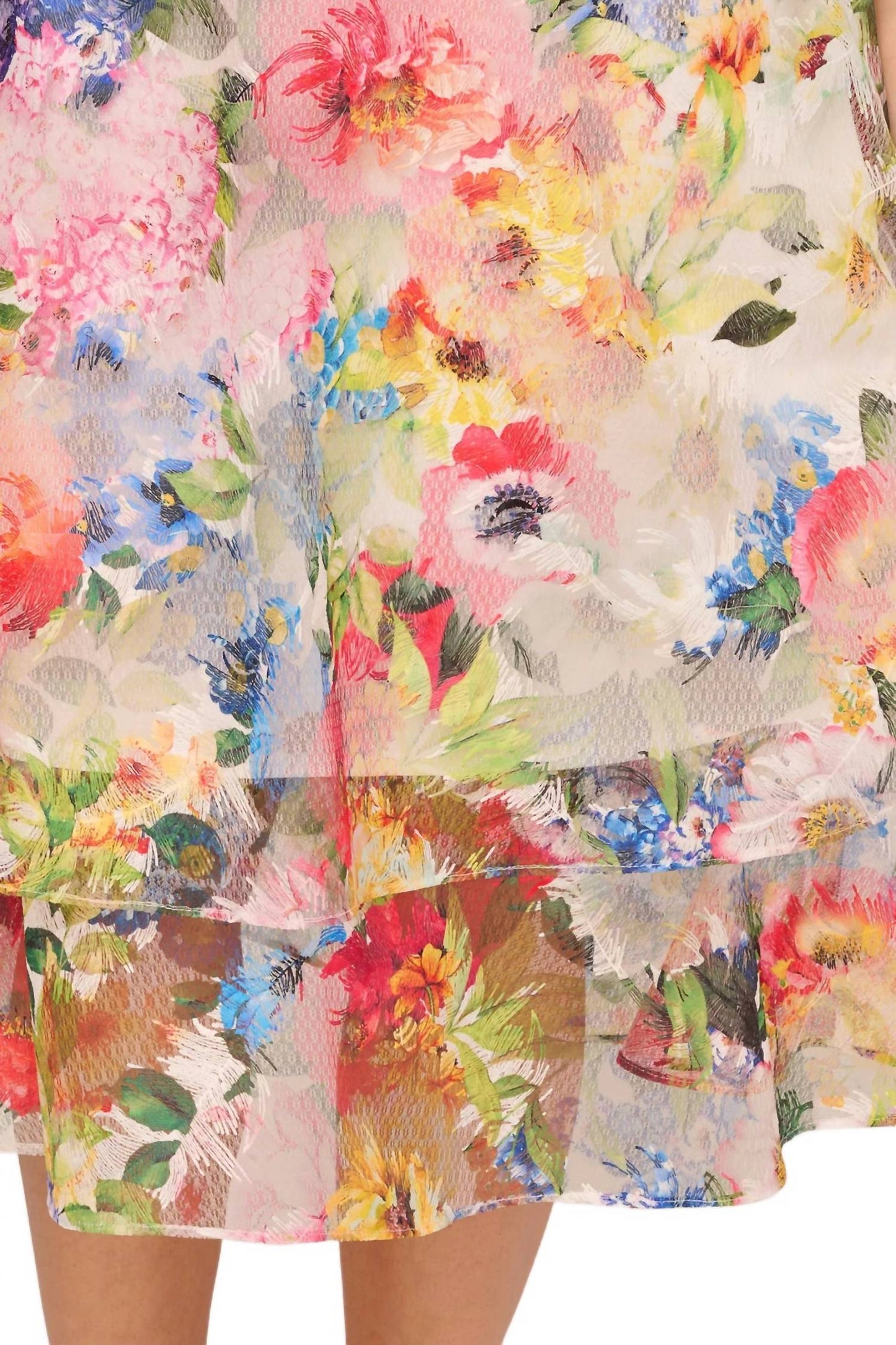 Adrianna Papell - Vestido estampado, bordado, justo e evasê