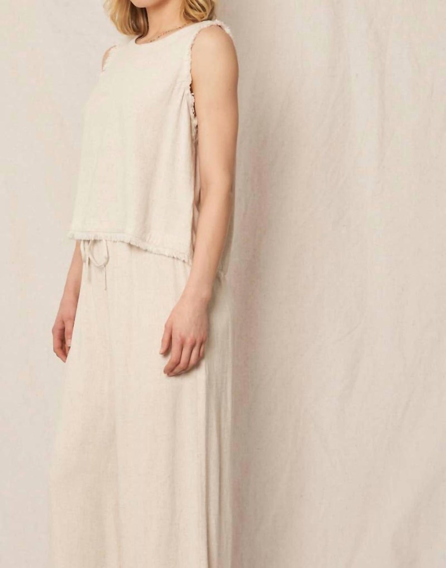 En Creme - Linen Frayed Edge Top