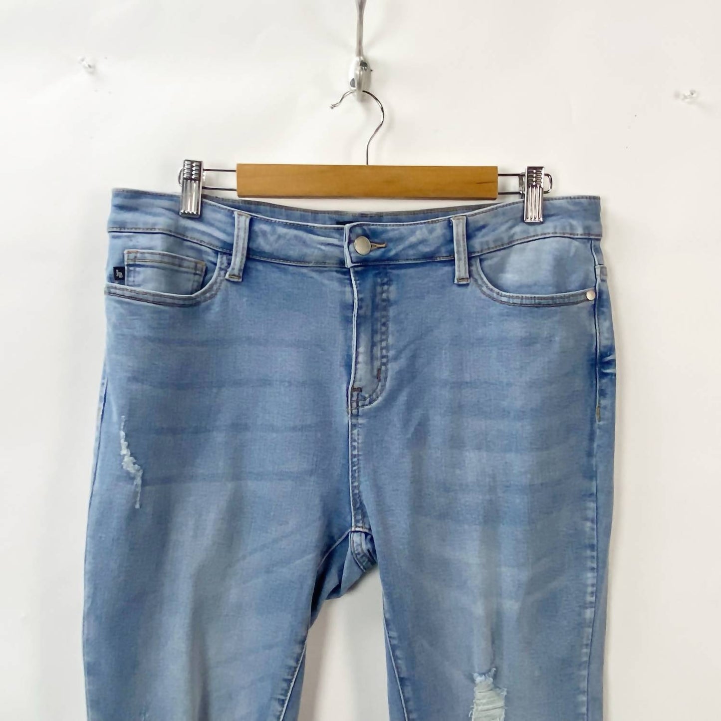 Judy Blue - Women's Tulip Cut Jeans