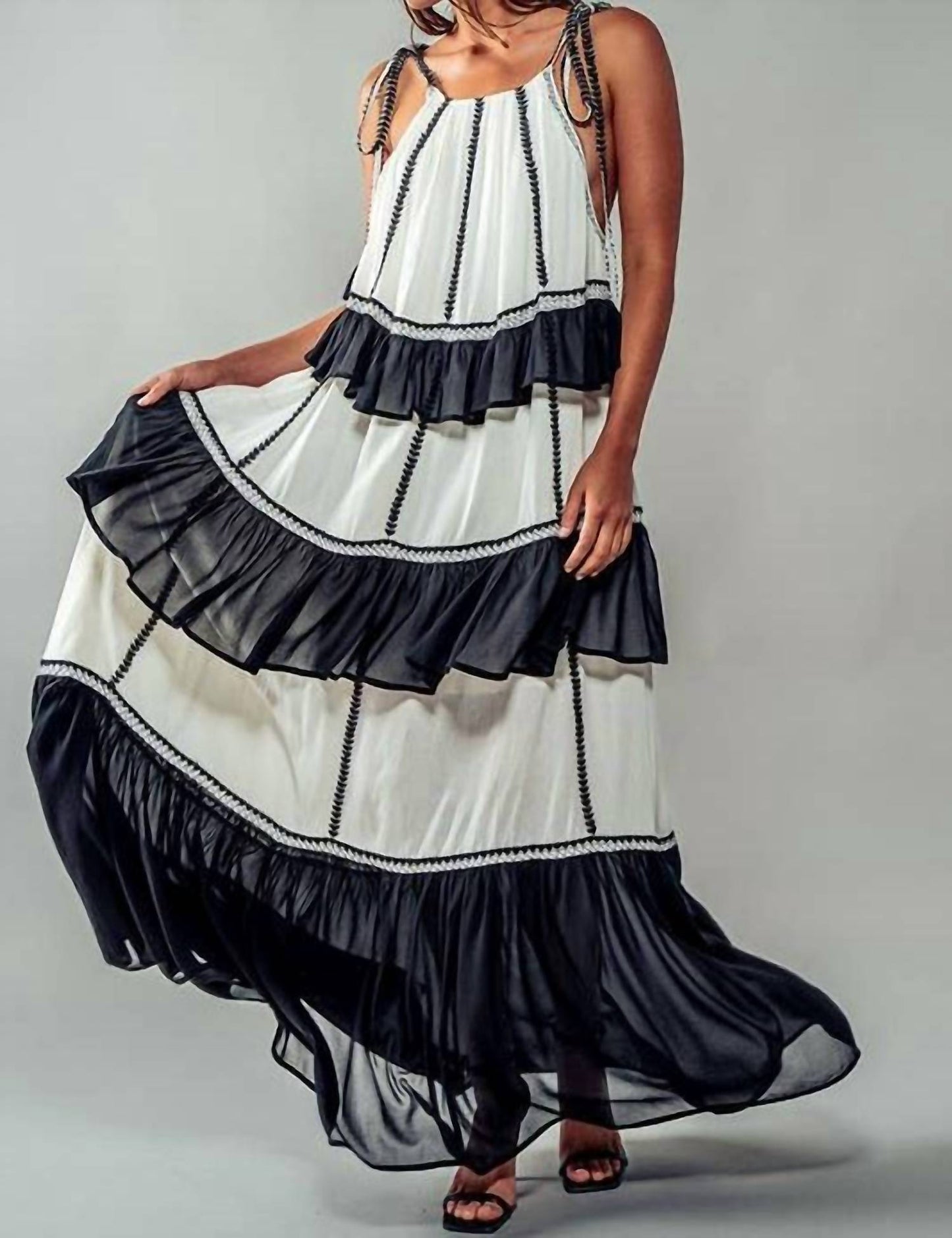 Urban Daizy - Midnight Garden Maxi Dress