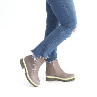 All Black - BOTA COM CORDÃO LATERAL