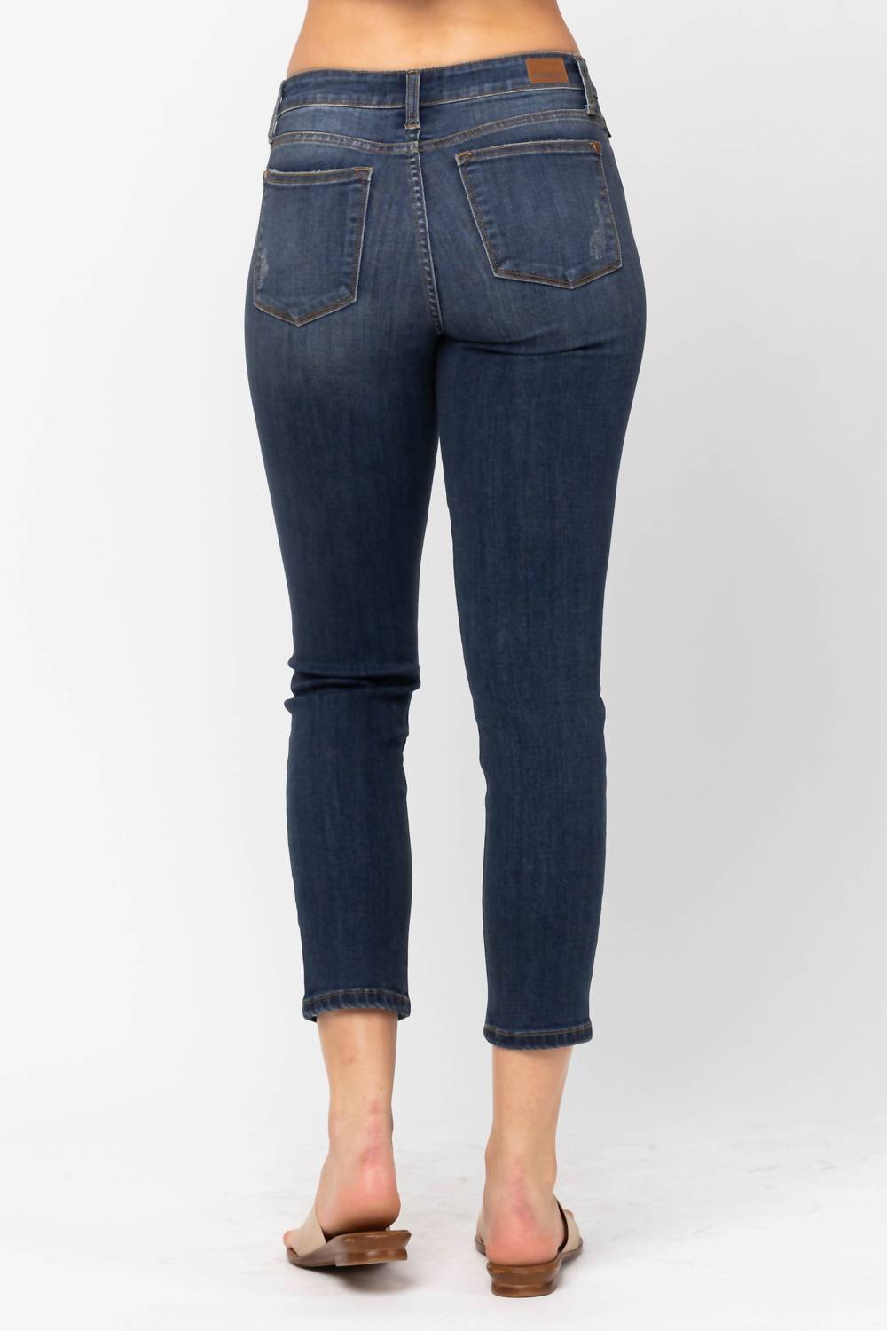Judy Blue - Mid Rise Cropped Relaxed Fit Jeans
