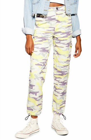 Topshop - Calça utilitária com estampa camuflada