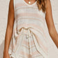 Conjunto de blusa sem mangas com decote em V e shorts com cordão