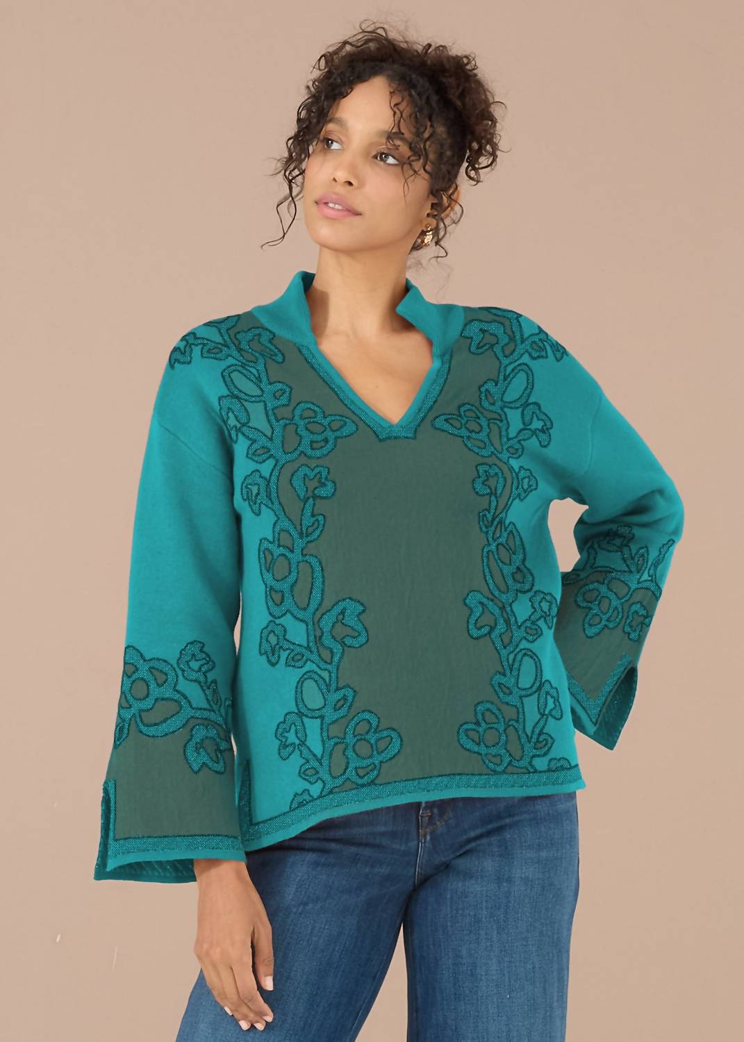 Alivia - Callie Knit V-neck Sweater