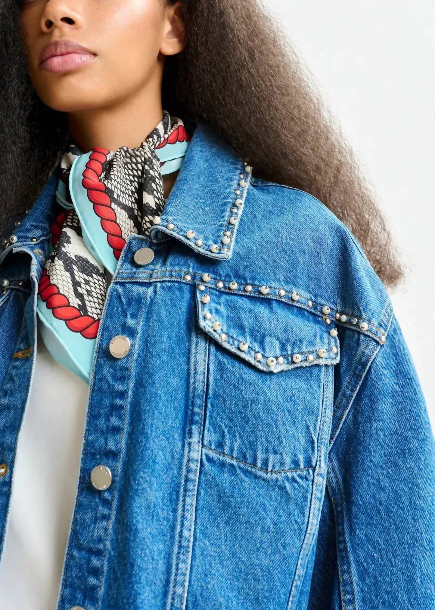 Essential Antwerp - Cropped Denim Jacket