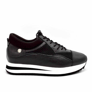 Chelsea Jones - Women's Verse Elevated Trainer Shoes