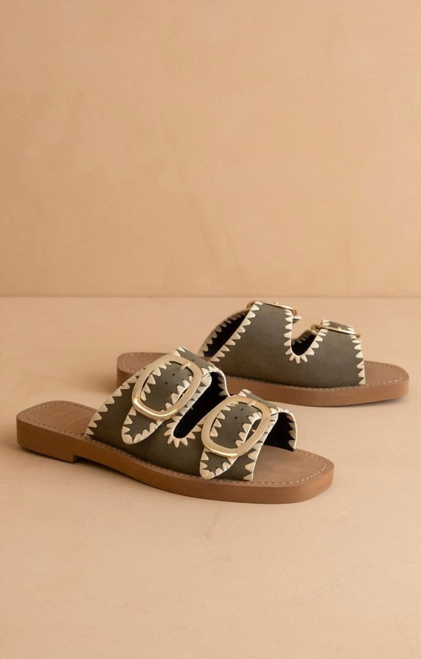 Oasis Society - Women's Tivoli Buckle Slides