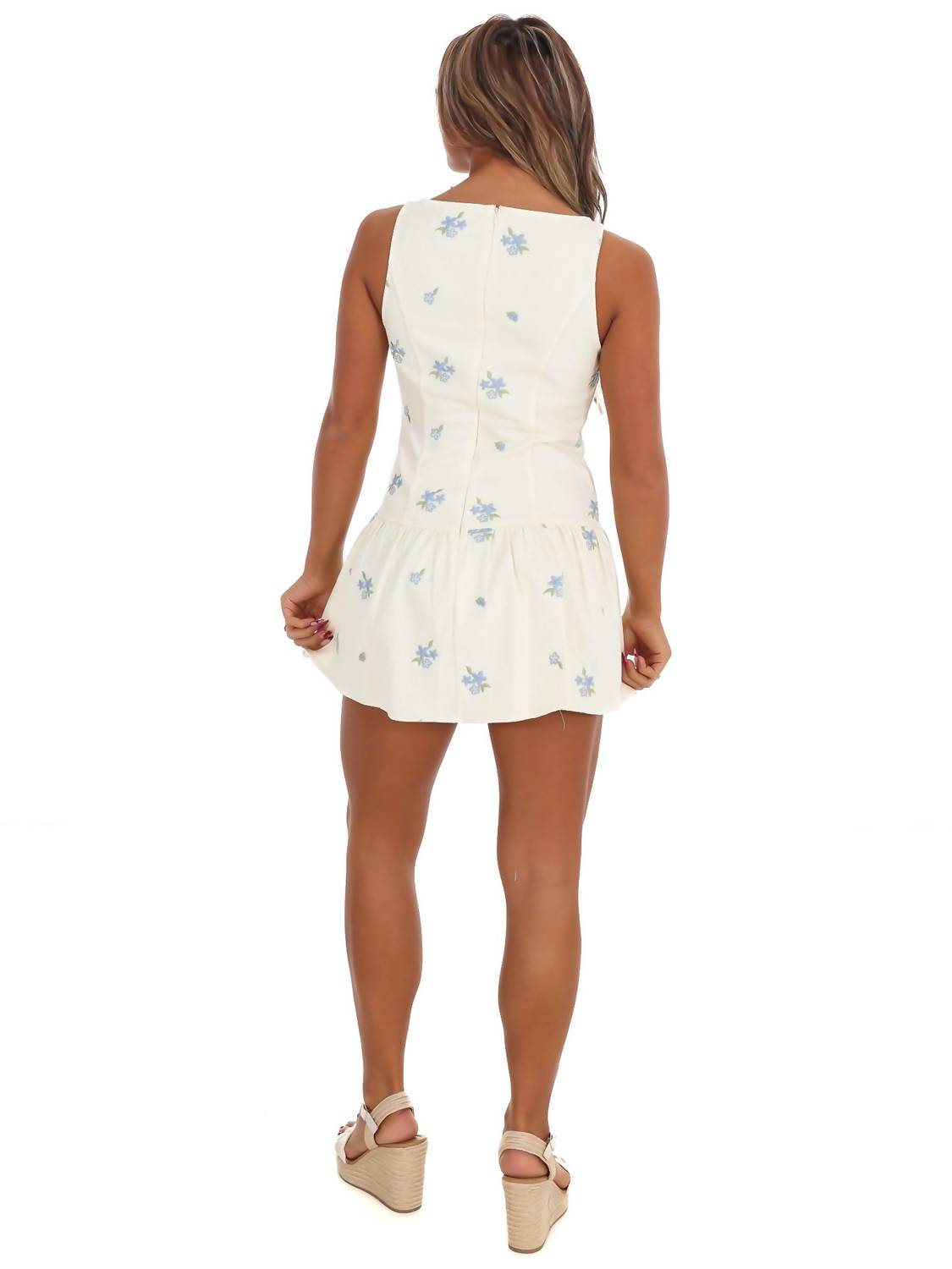 Le Lis - Garden Bliss Embroidered Floral Dress