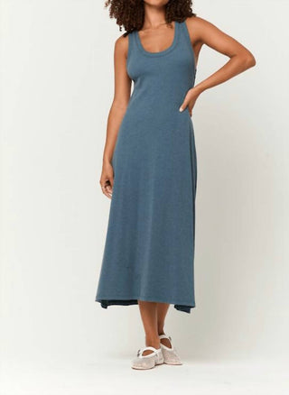 Projeto Social T - Vestido Yuma com decote redondo e nervuras