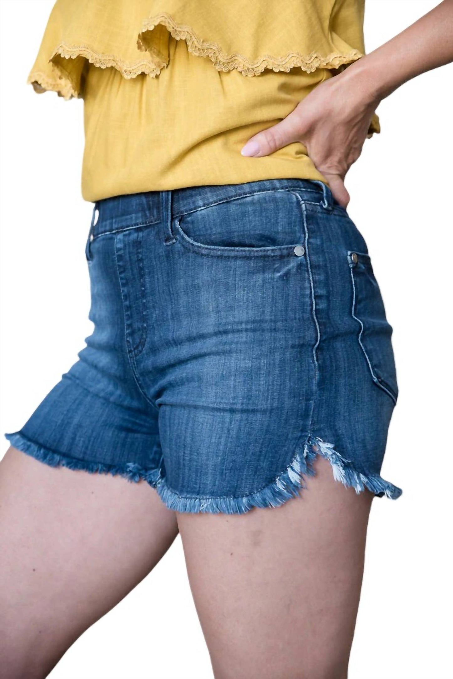 Judy Blue - PULL ON DOLPHIN FRAY HEM SHORTS