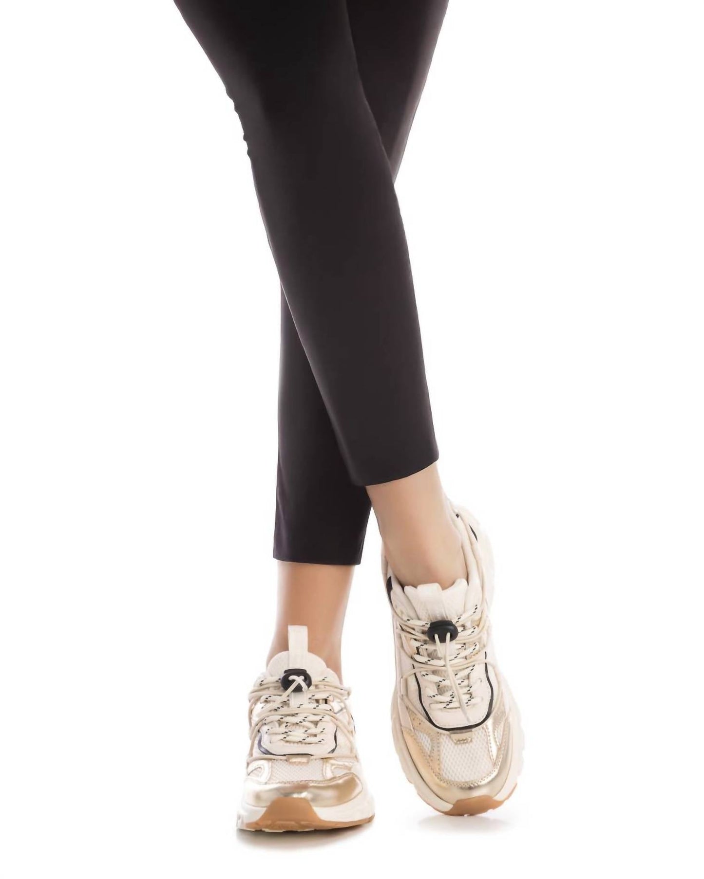 Xti - Women's 144534 Round Toe Sneakers