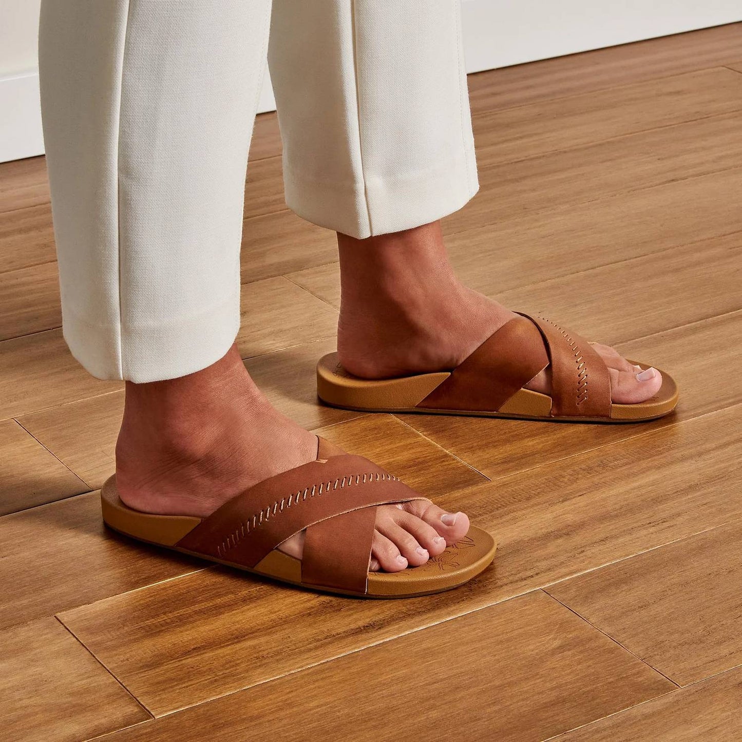 Olukai - Women's Kipe'a 'olu Leather Slide Sandal