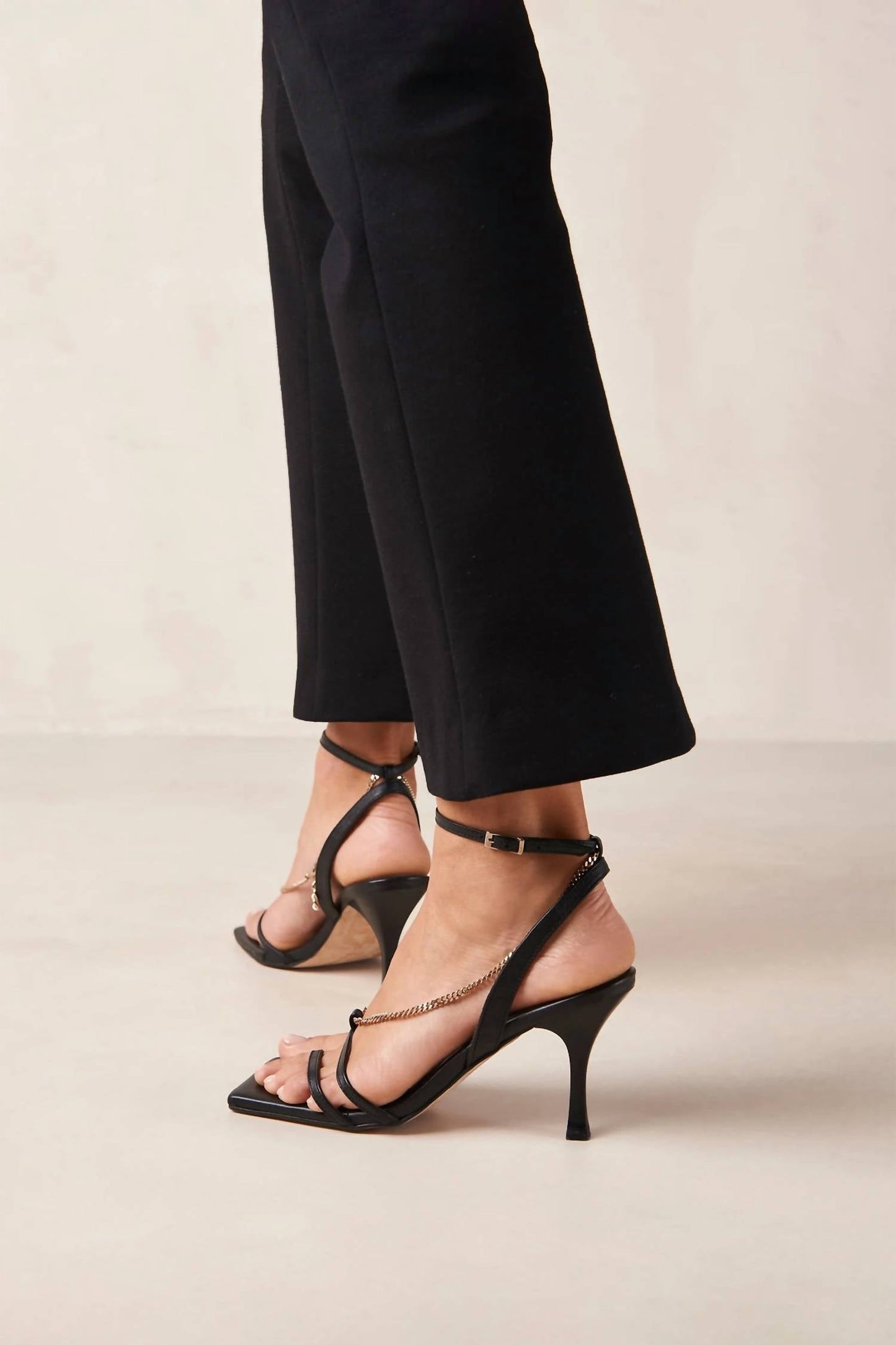 Alohas - Women's Straps Chain Sandals