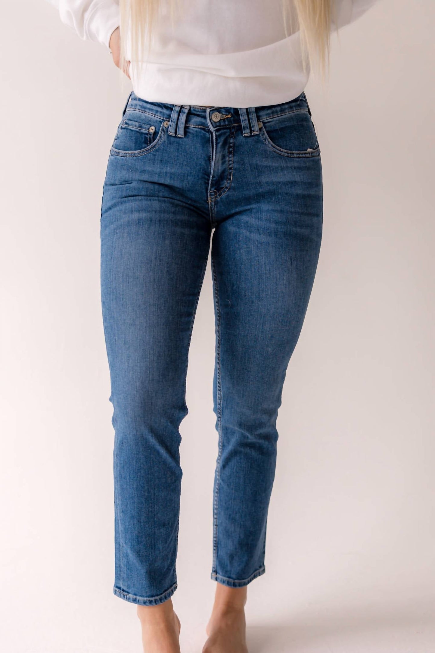 Free People - We The Free Oracle Low-rise Slim Straight Jean