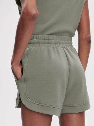 Varley - Ollie High Rise Short