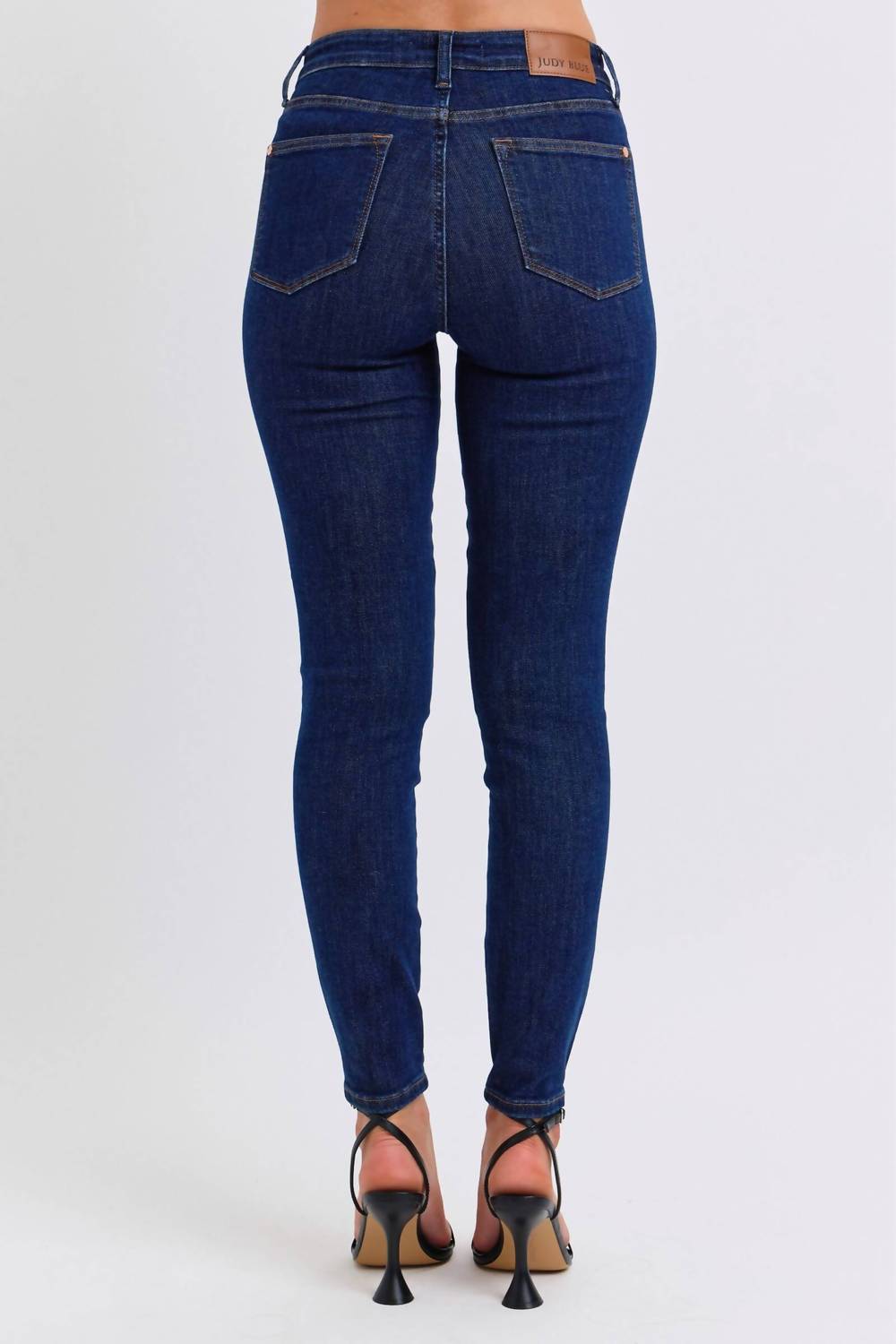Judy Blue - Sleek Sculpt Mid-rise Skinny Jeans