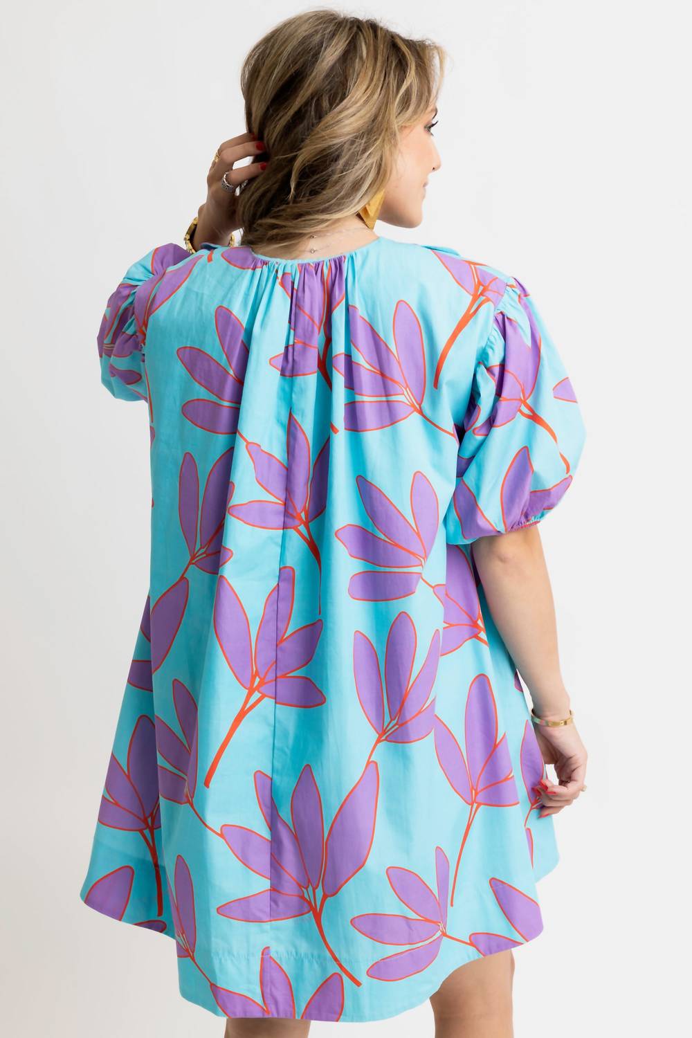 Karlie - Vestido feminino com estampa de vieira e folhas abstratas