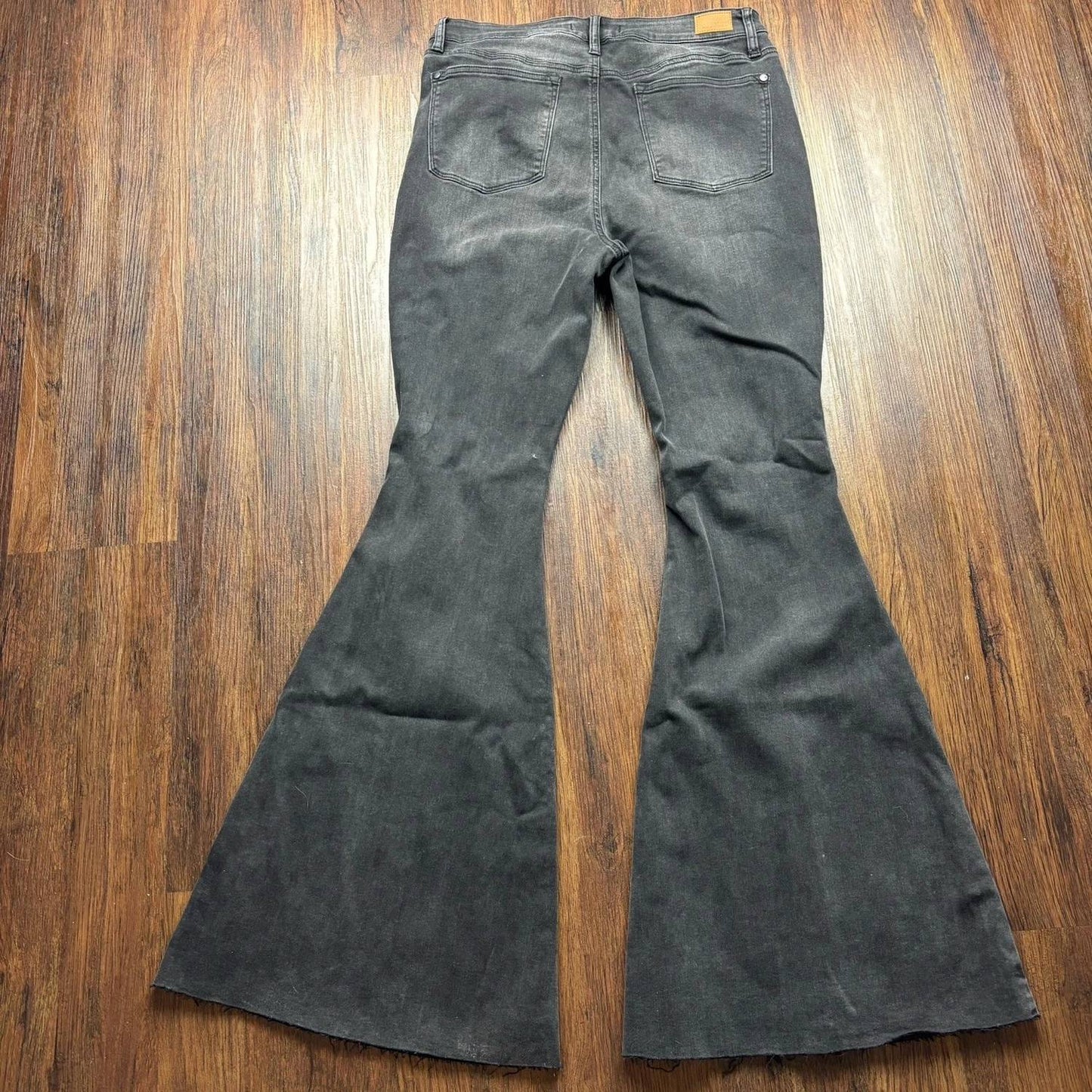 Judy Blue - Women's High Waist Super Flare Jeans