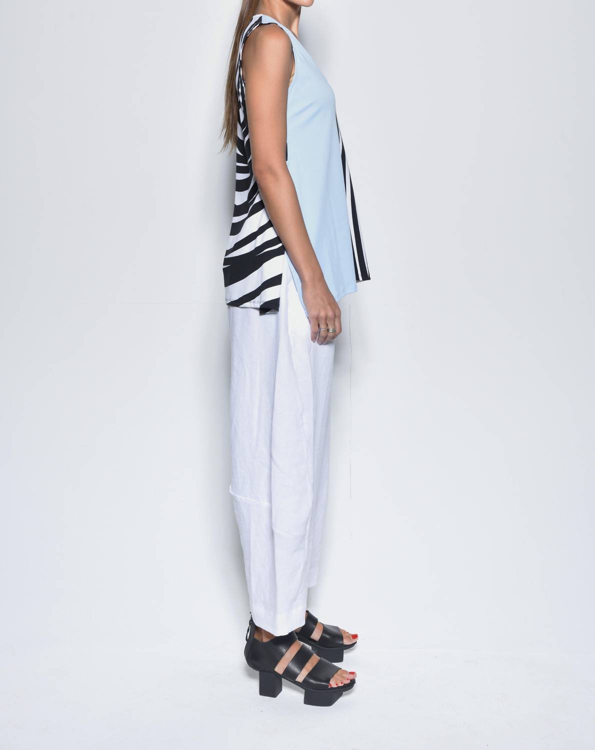 Simply Mila - Irene Sleeveless Top