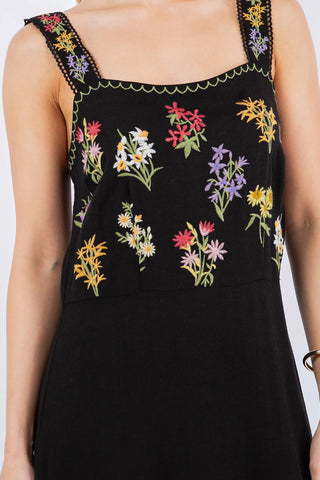 Paparazzi - Vestido longo bordado em mistura de linho