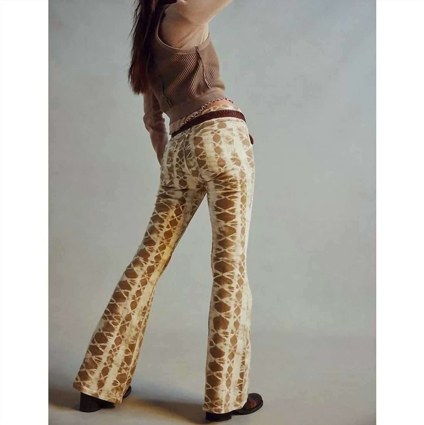 Free People - PENNY PULL-ON PRINTED FLARE JEANS
