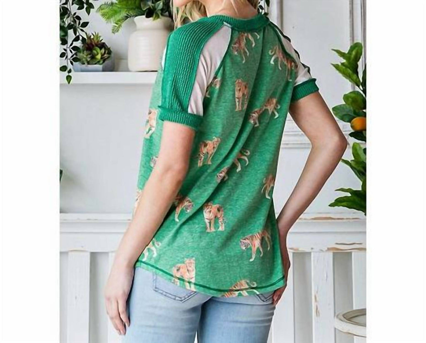 7Th Ray - Tiger Print Color Block V-neck Top