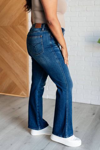 Judy Blue - Calça Jeans Bootcut com Controle de Barriga de Cintura Alta