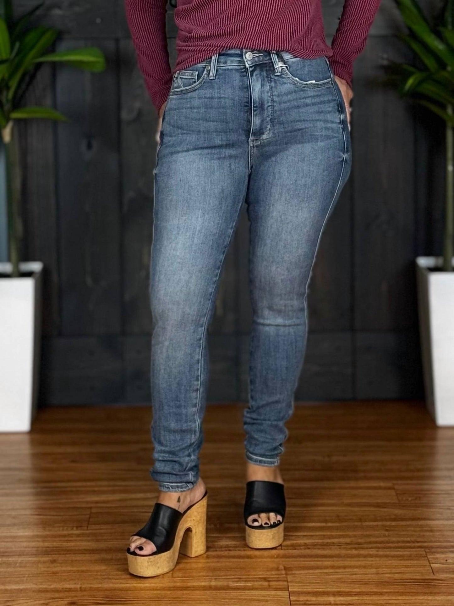 judy-blue-basically-perfect-tummy-control-skinny-jeans