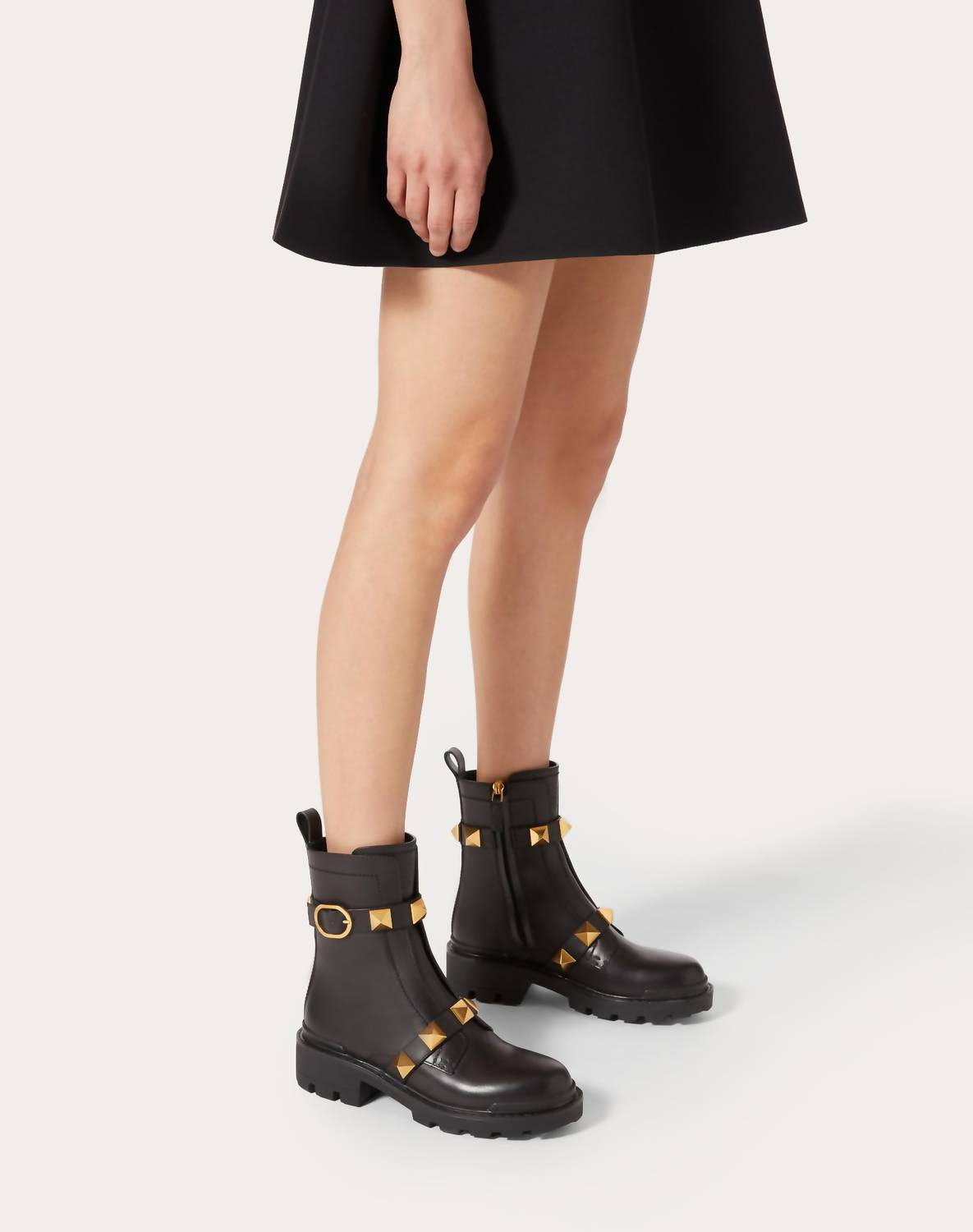 Valentino Garavani - Botas de combate femininas com tachas romanas