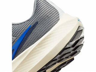 Nike - Tênis de corrida de estrada Pegasus 40 masculino