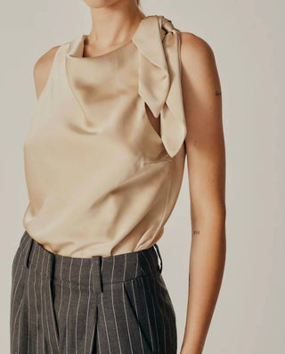 Deluc - Blusa sem mangas com gola alta Alchemilla