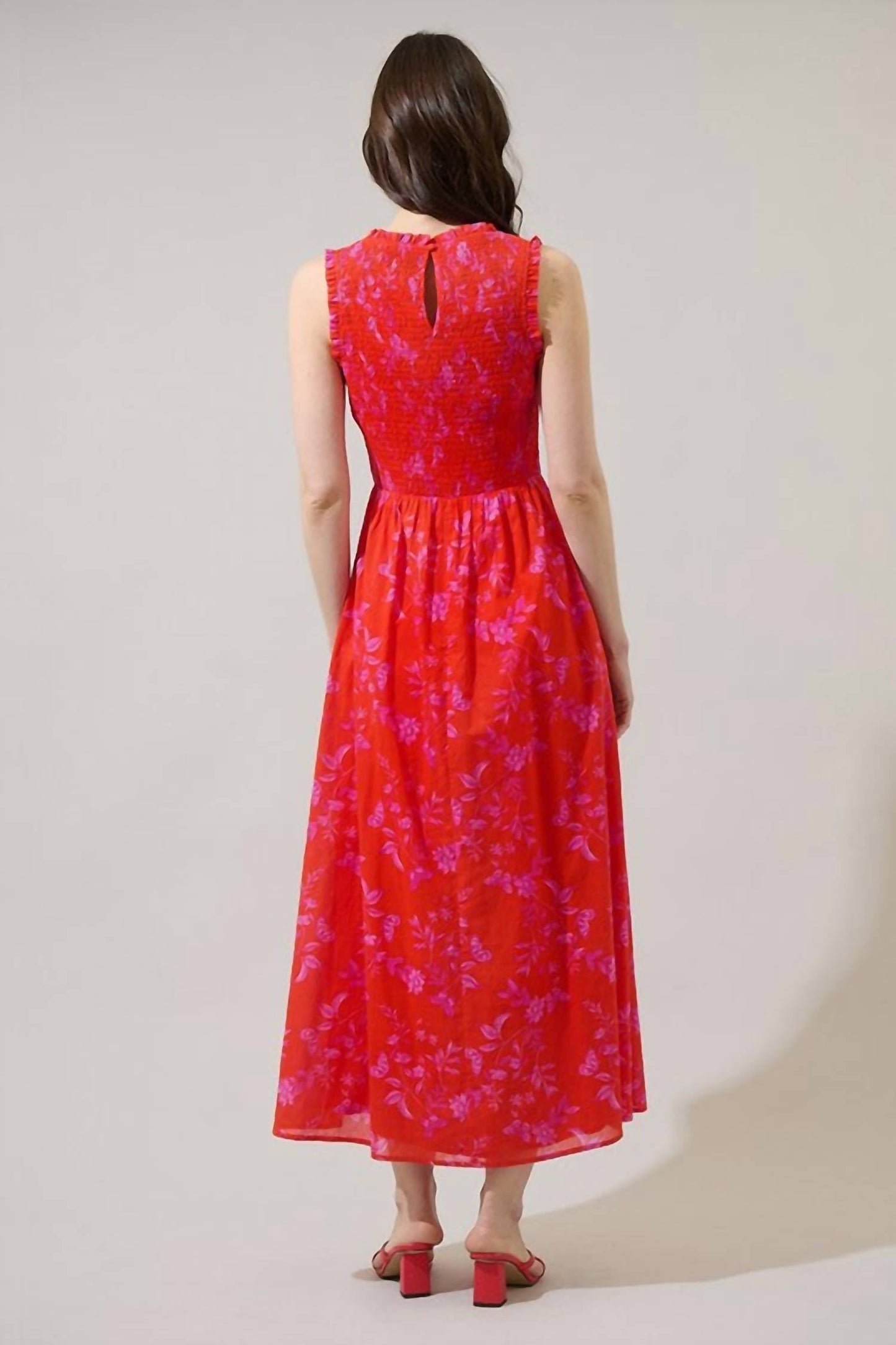 Sugarlips - Arlett Floral Smocked Sleeveless Midi Dress