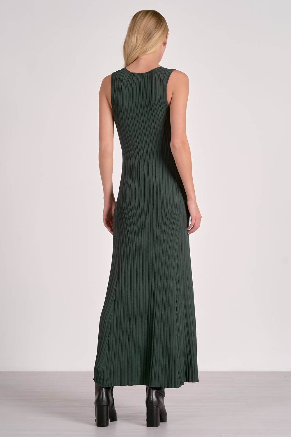Elan - Sleeveless Crewneck Maxi Dress