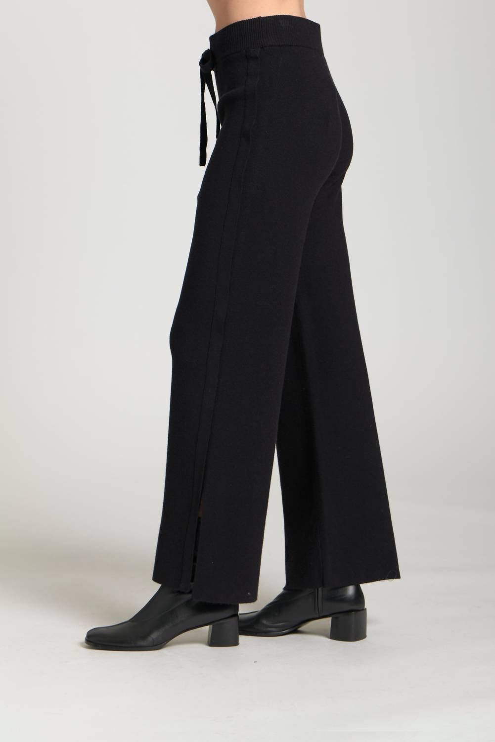 Apny - Split Hem Pull On Pants