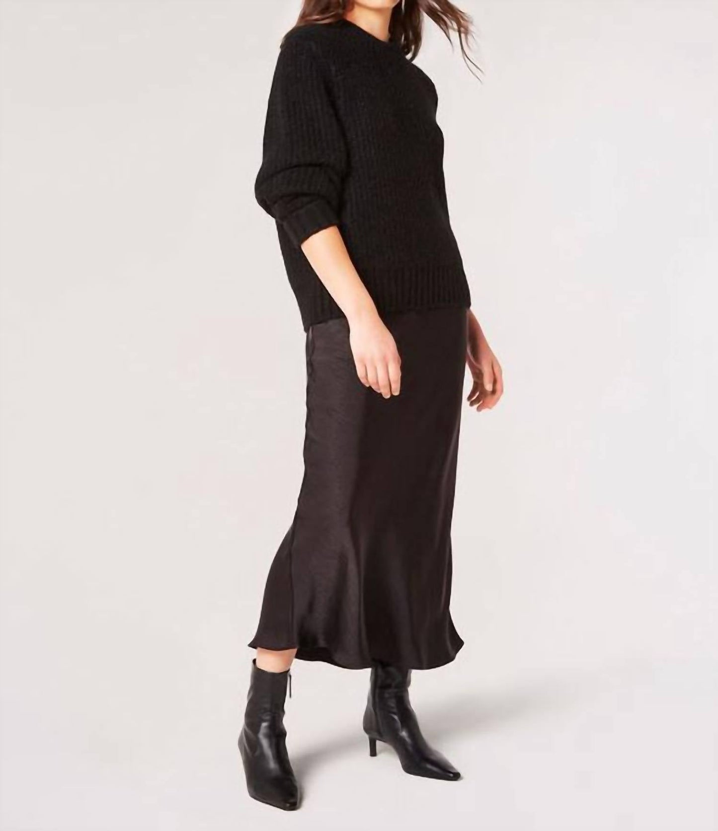 Saia longa de cetim com corte enviesado e damasco