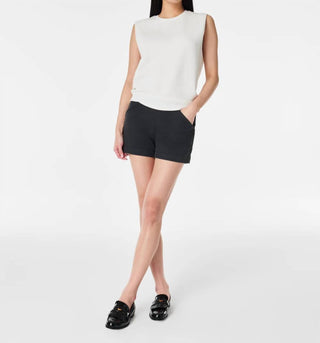 Spanx - Shorts de sarja elástica 4"