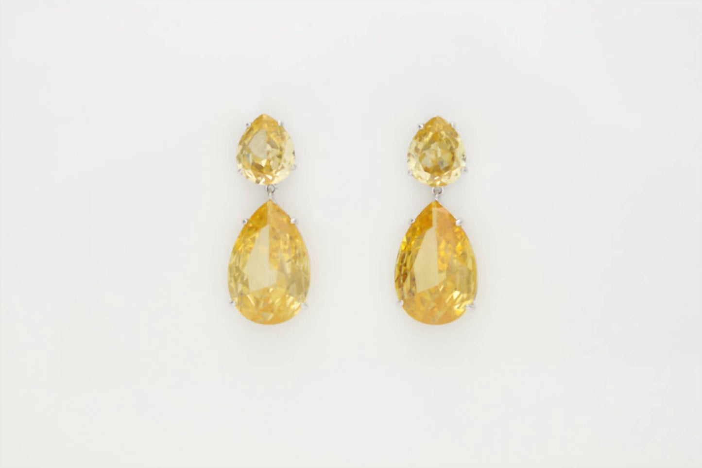 Avenue Chic - Women's Angelina Teardrop Earrings