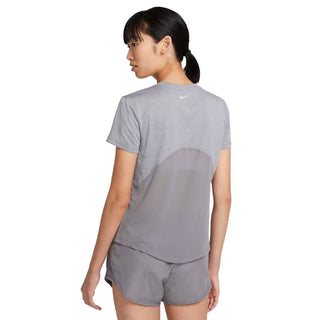 Nike - Camiseta Miler Feminina