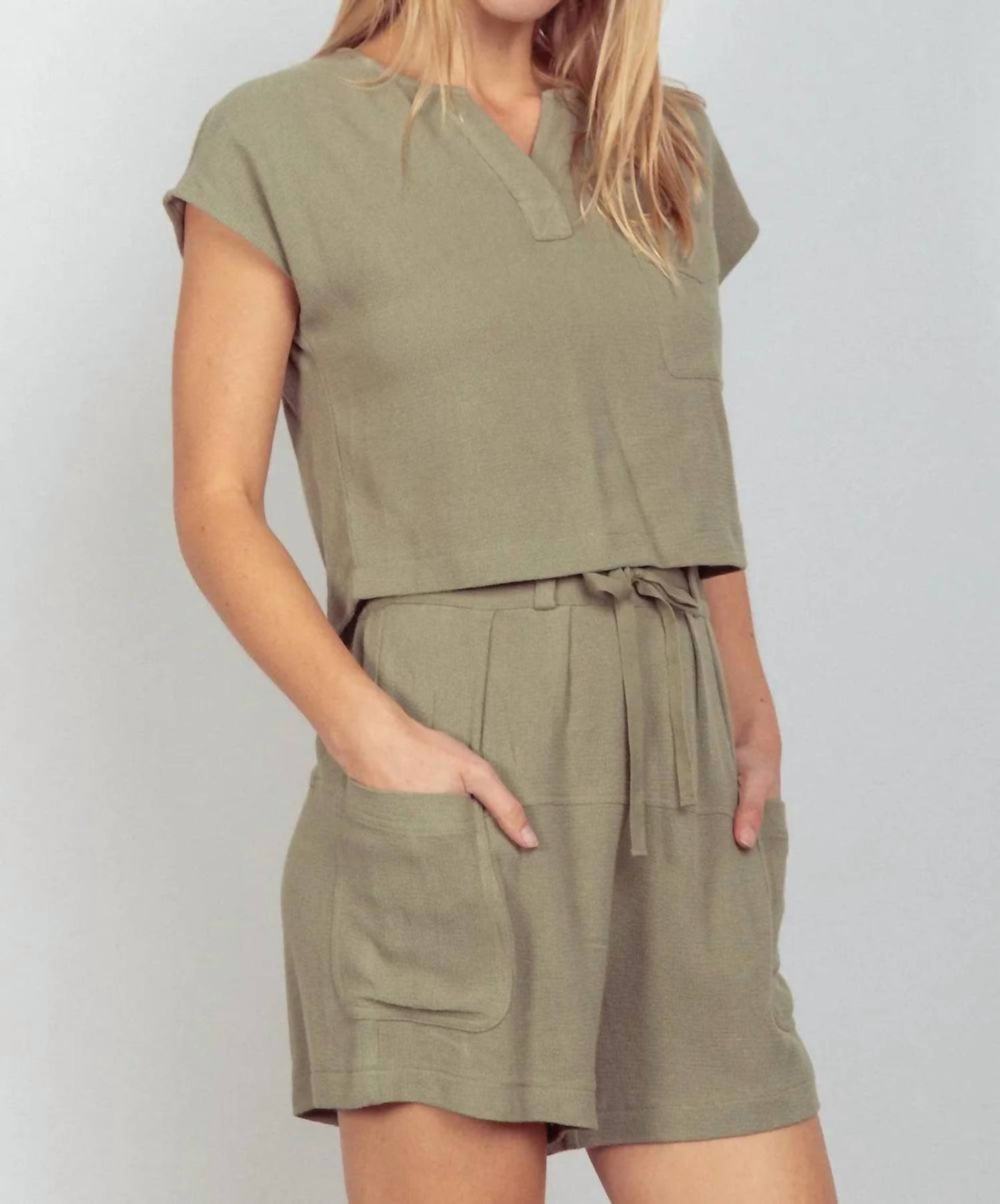 Trendsi - Conjunto de blusa curta e shorts com amarração na cintura Very J