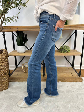 Risen - Calça jeans bootcut com cintura média e bainha desfiada
